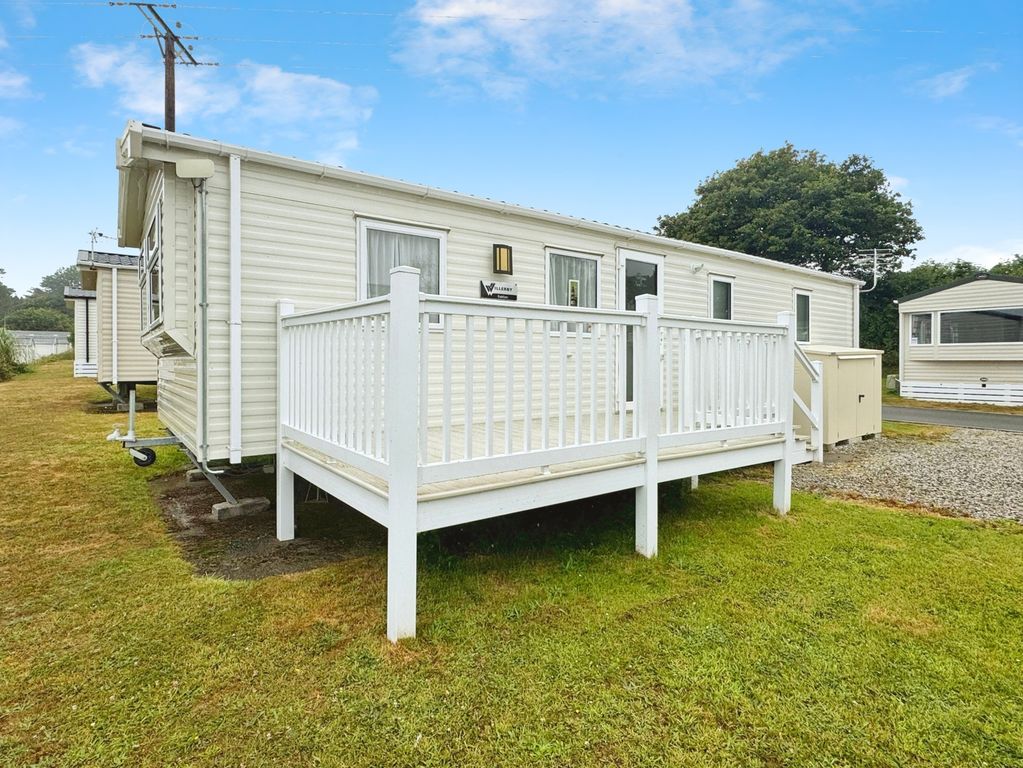 Property photo 1 of 17 Caravan