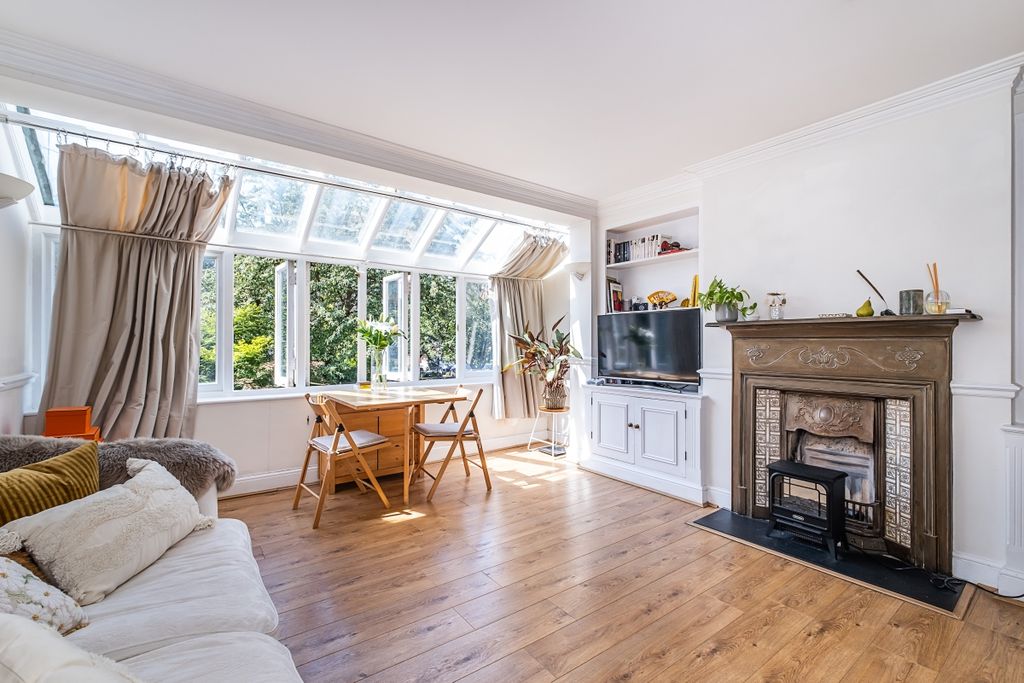Property photo 3 of 12 Fff-72-Wandsworth...