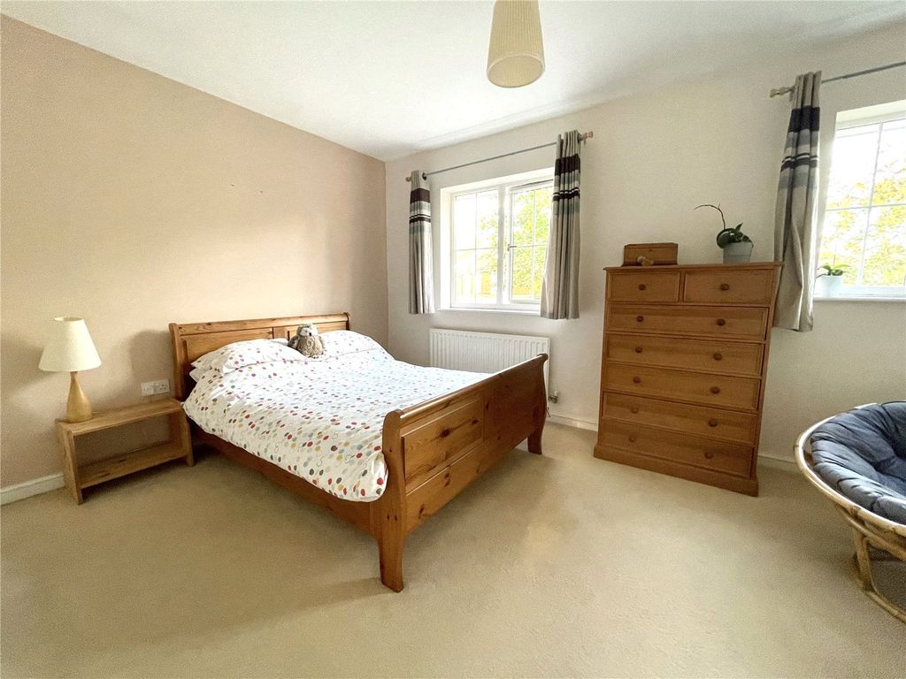 Property photo 2 of 17 Picture No. 14