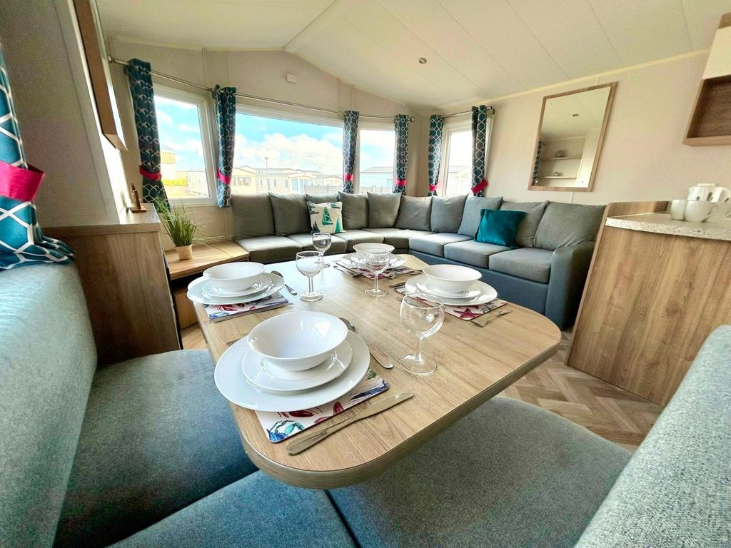 Property photo 2 of 8 Willerby Rio Gold 2015 Vs660741 145285952.Jpeg