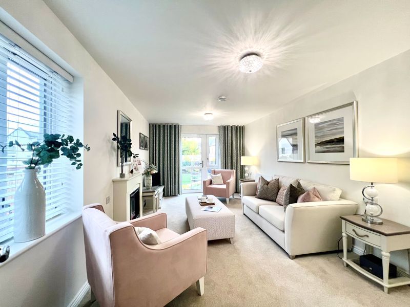 Property photo 1 of 24 Living Room