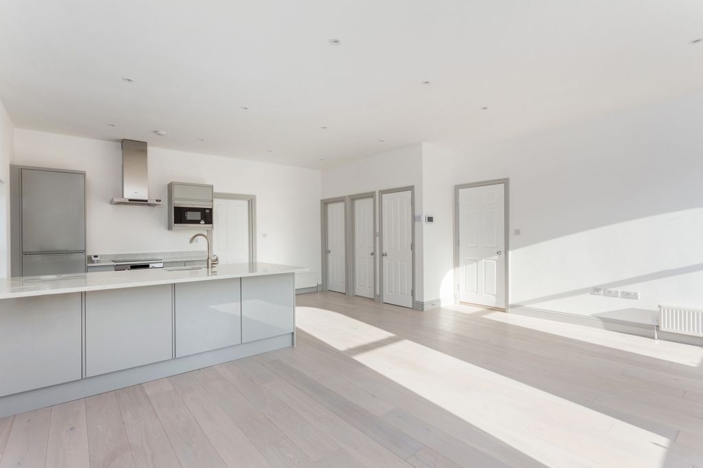 Property photo 2 of 13 F12A One Lypiatt ...