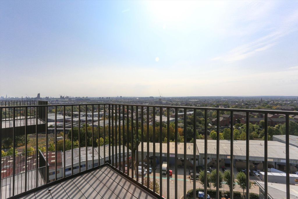 Property photo 2 of 11 Image