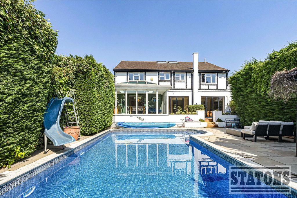 Property photo 2 of 32 Picture No. 70