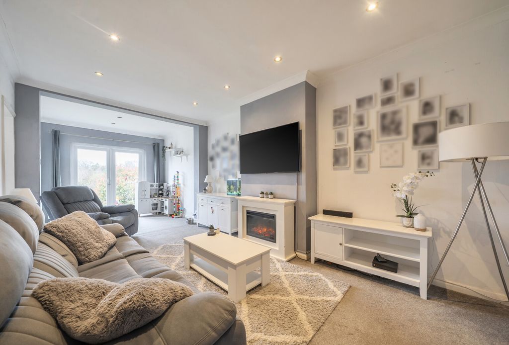 Property photo 2 of 11 1438251-15-69Cce6...