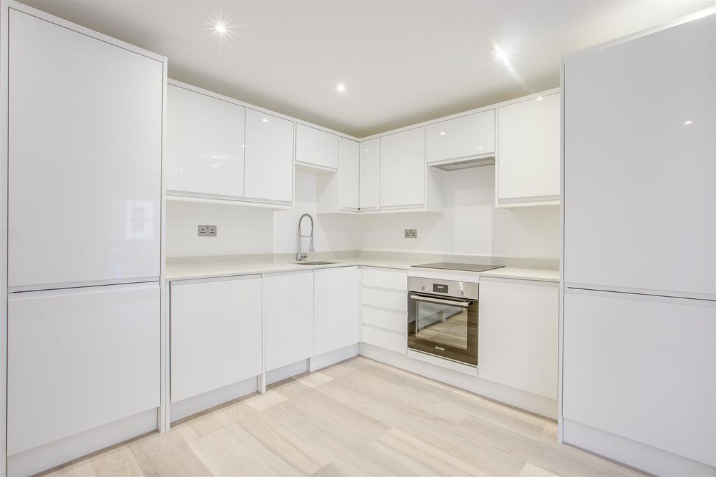 Property photo 3 of 8 Kitchen