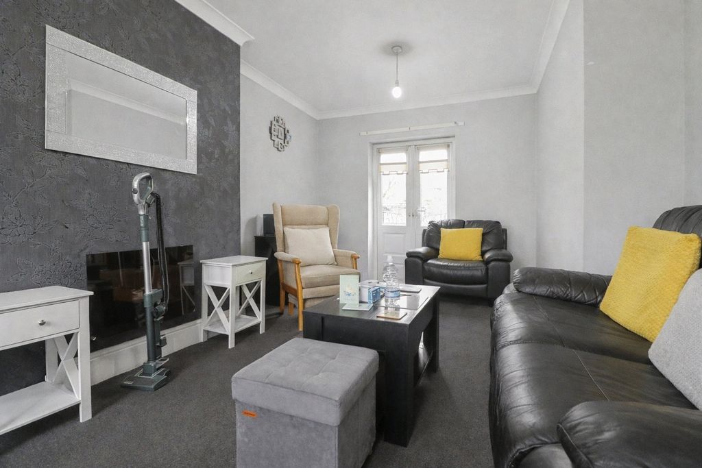 Property photo 2 of 11 Picture No. 07