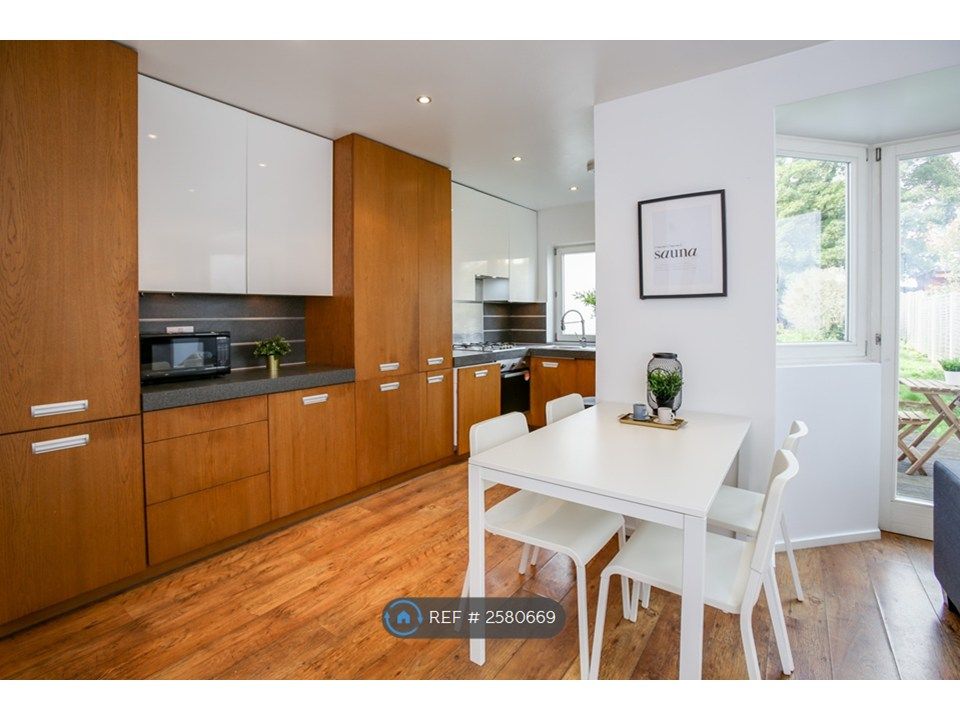 Property photo 2 of 5 Spacious Kitchen