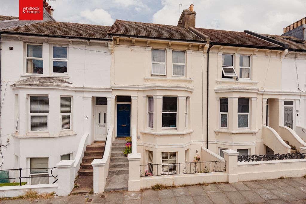 Property photo 1 of 12
