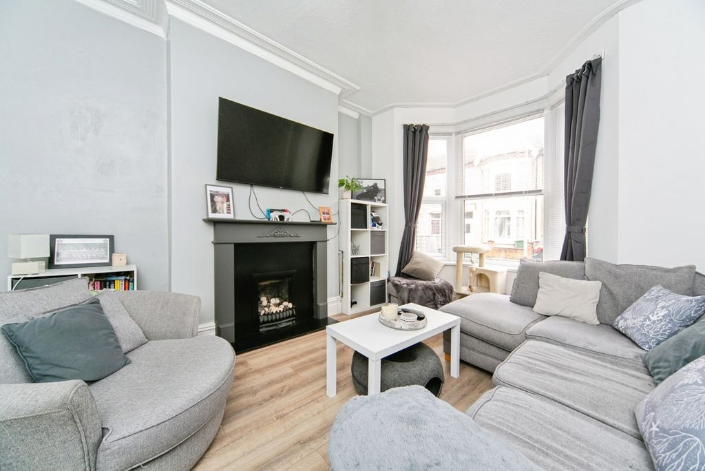 Property photo 2 of 12 Photo