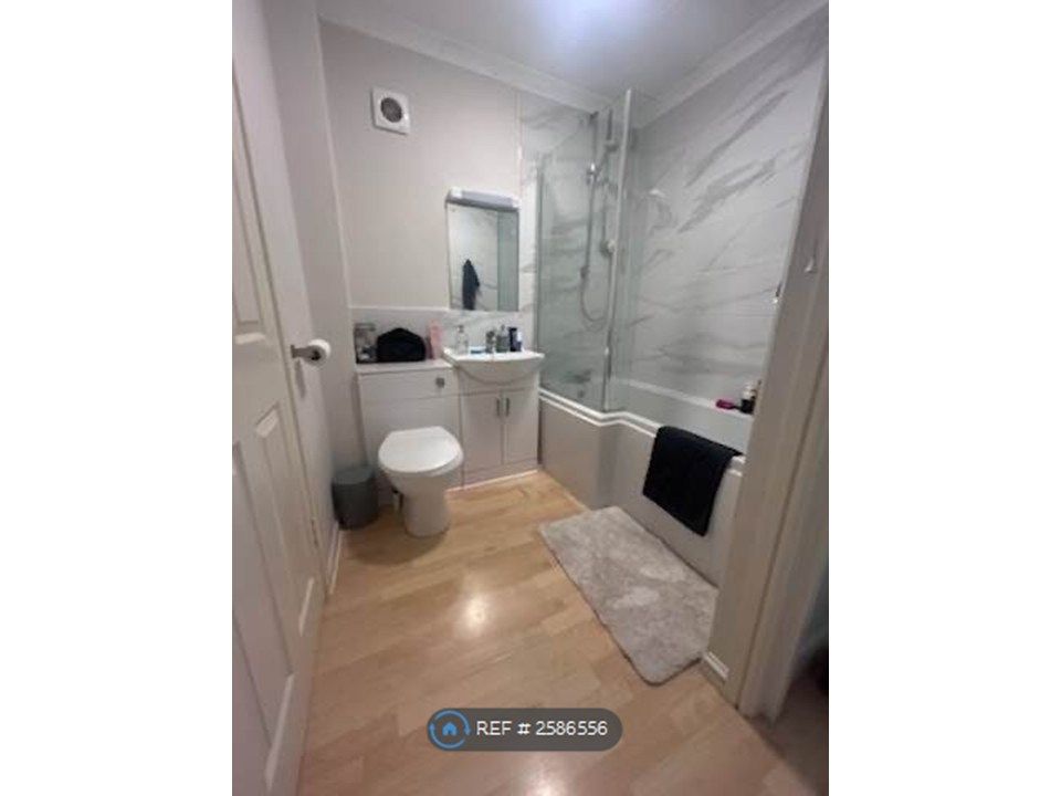 Property photo 2 of 6 Bathroom