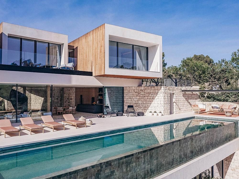 Property photo 1 of 41