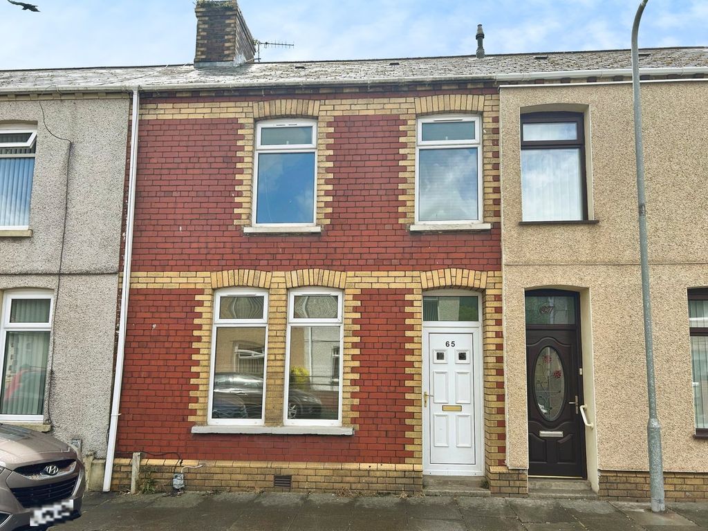 Property photo 1 of 12