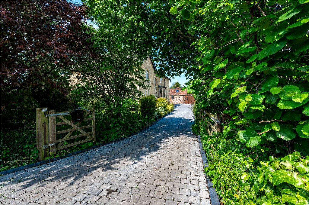 Property photo 2 of 30 Picture No. 03
