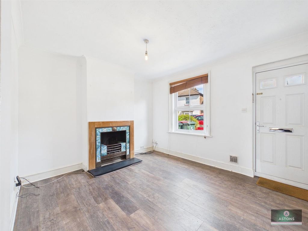 Property photo 3 of 14 Cam02067G0-Pr0358-Still001.Jpg