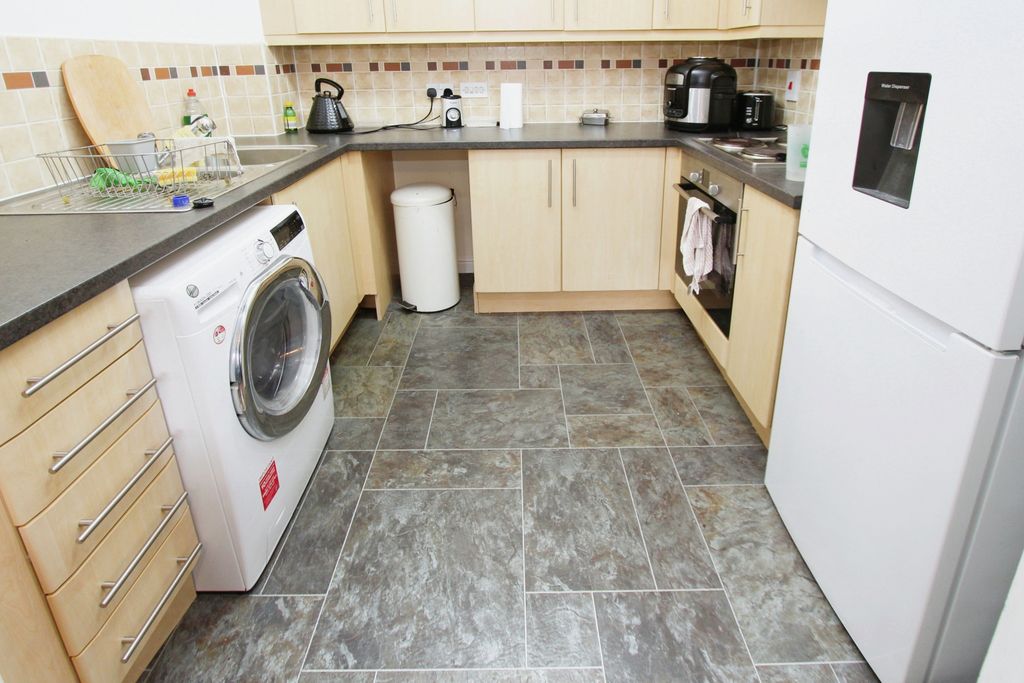 Property photo 2 of 11