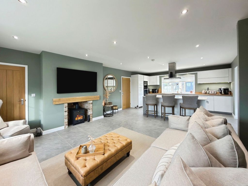 Property photo 2 of 54