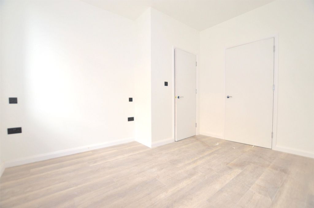 Property photo 3 of 7 Bedroom