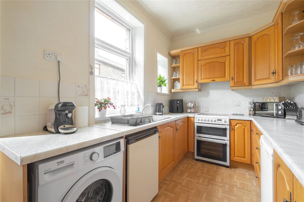 Property photo 3 of 15 Dining Kitchen