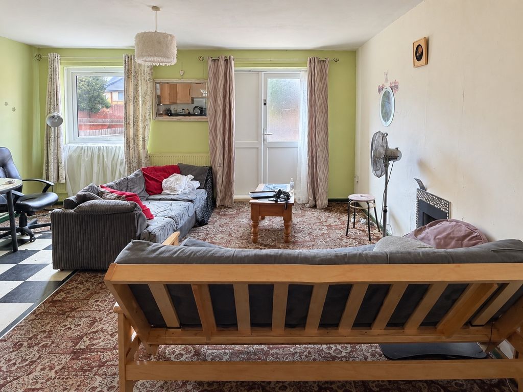 Property photo 3 of 4