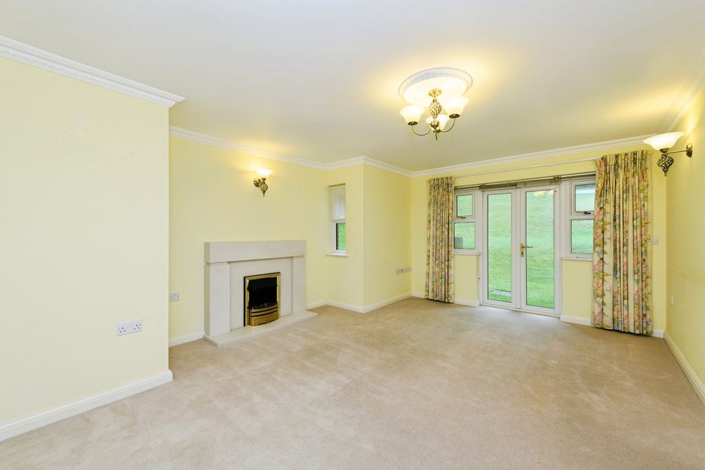 Property photo 2 of 17 Photo