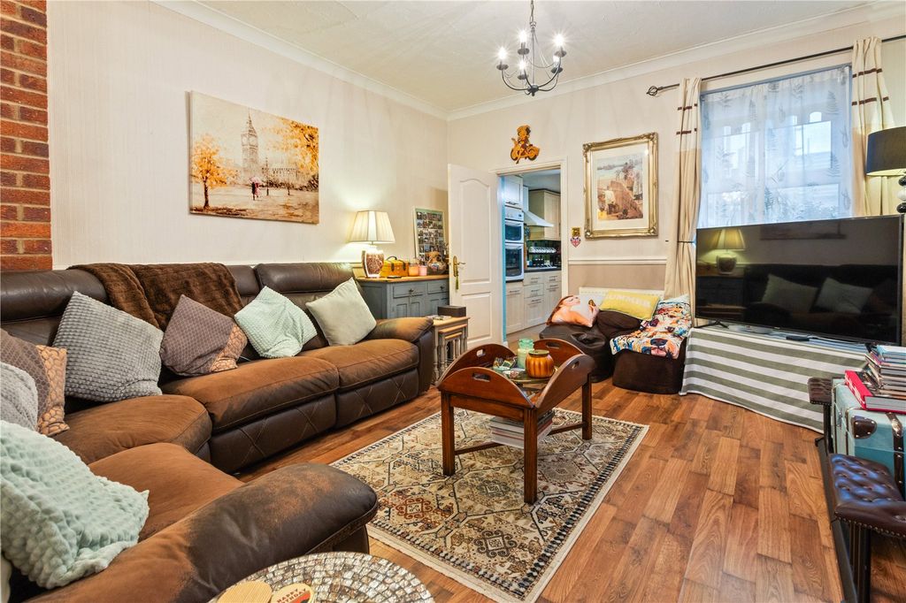 Property photo 3 of 16 Picture No. 12