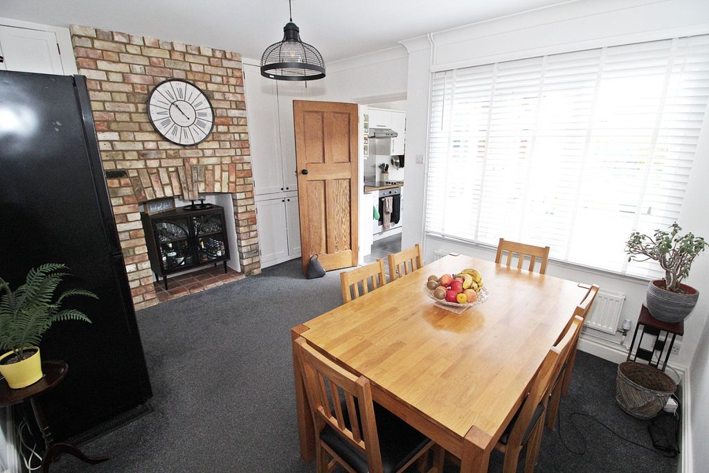 Property photo 3 of 16 4343257