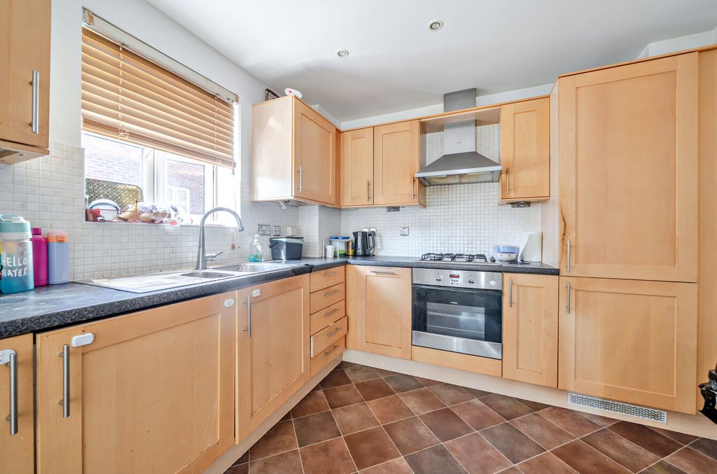 Property photo 2 of 14 1483296-7-6A3Eb17...