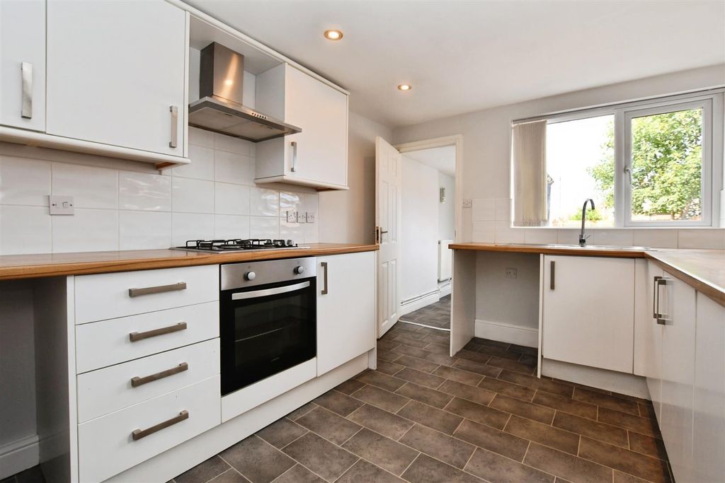 Property photo 2 of 24 Kitchen