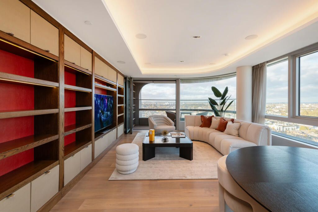 Property photo 3 of 44