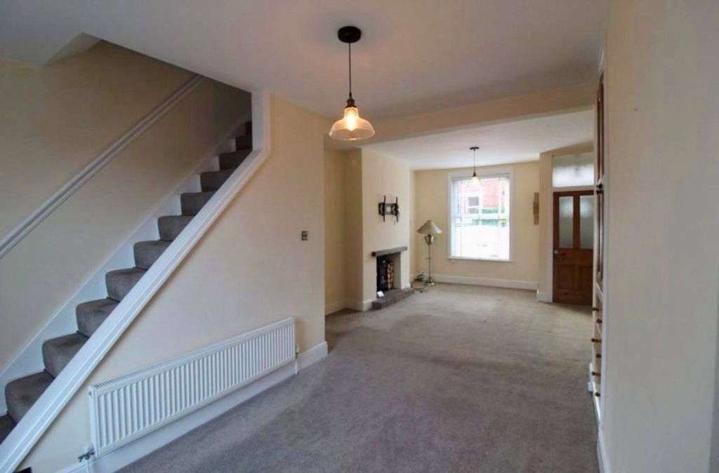 Property photo 3 of 8 Gallery