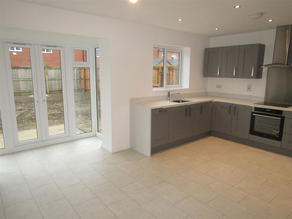 Additional image 4 of 4 bed detached house to rentHockley Crescent, Boroughbridge, York YO51