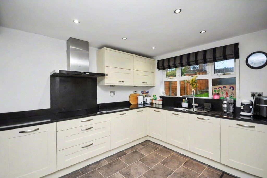 Property photo 3 of 22 Kitchen Area