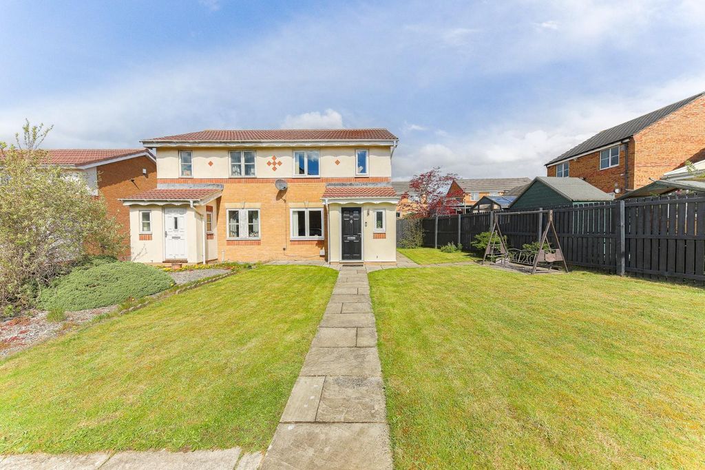 Property photo 1 of 17 External