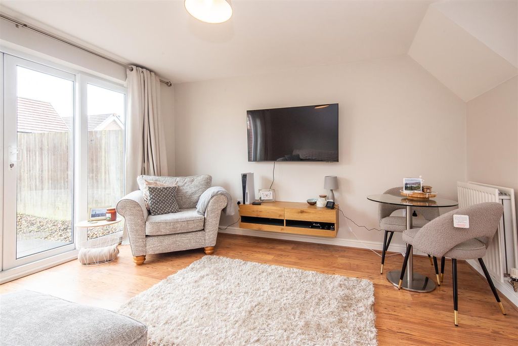 Property photo 2 of 19 Lounge/Diner