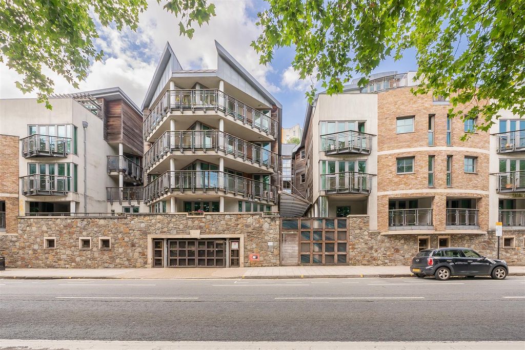 Property photo 1 of 14 12-Leading-Edge-Bs8-4Uj-26.Jpg