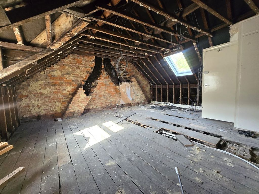 Property photo 3 of 6