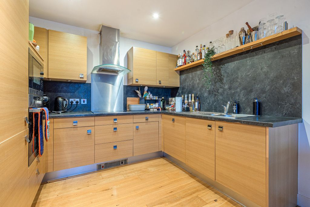 Property photo 1 of 10 Kitchen