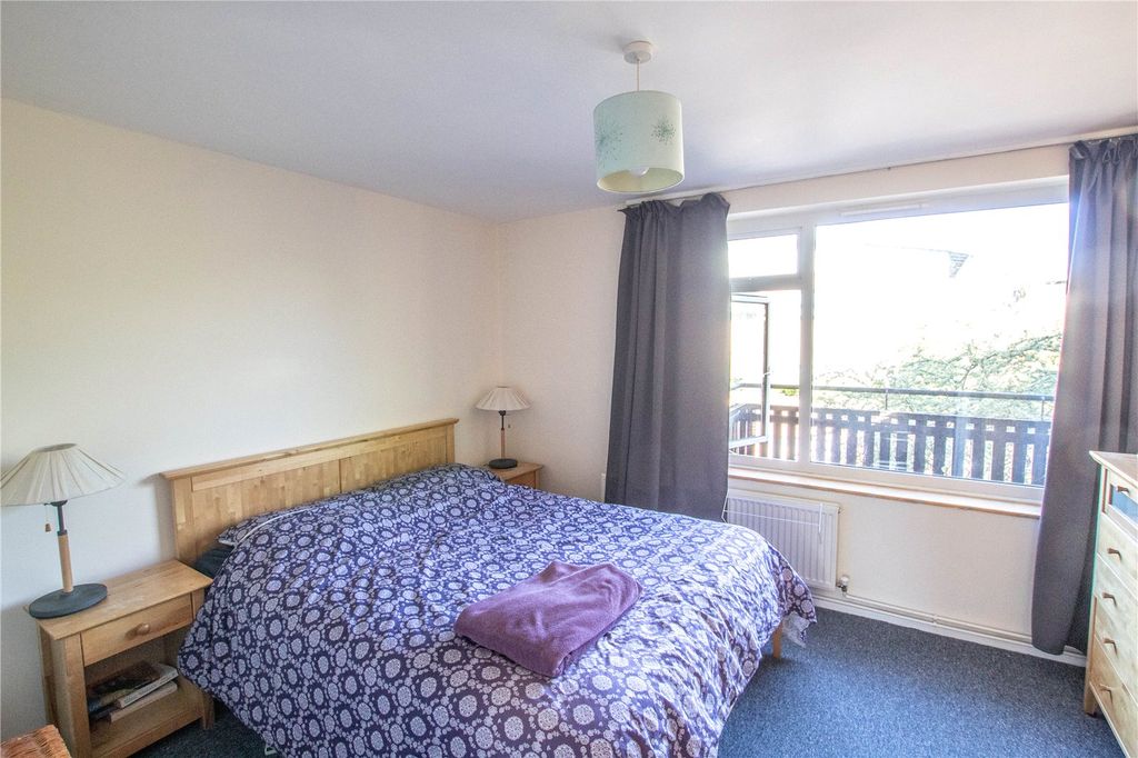 Property photo 3 of 11 Bedroom 1