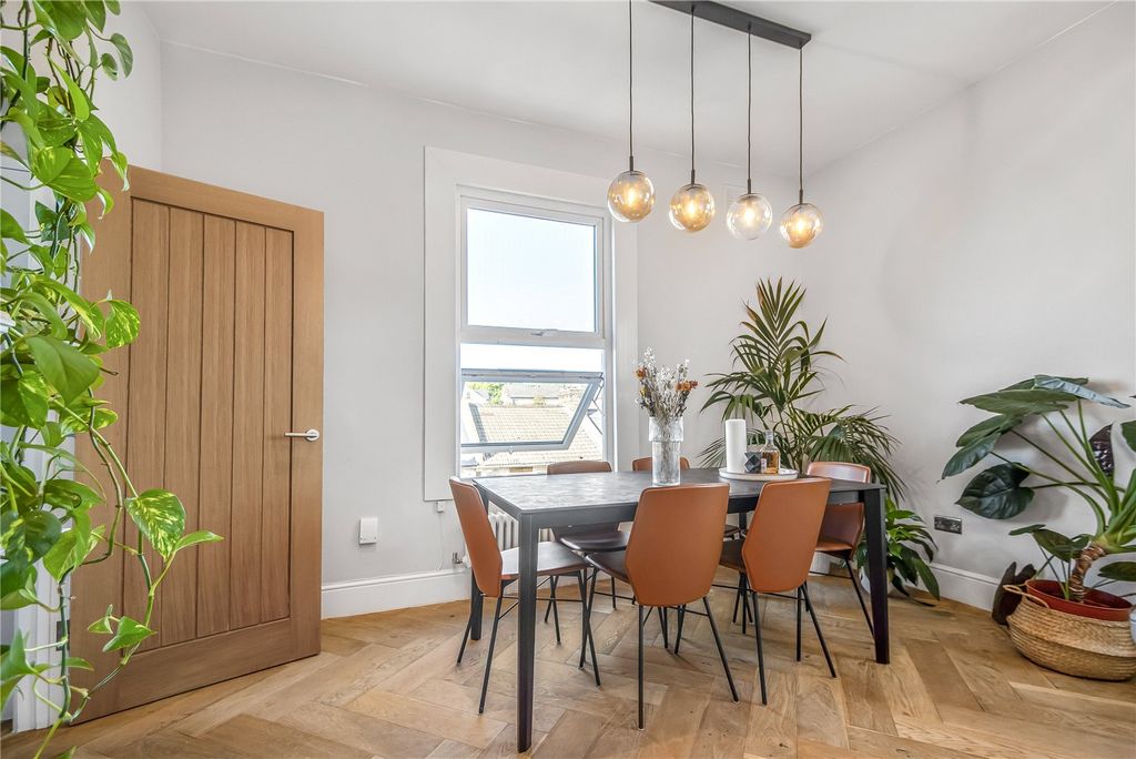 Property photo 2 of 12 Picture No. 13