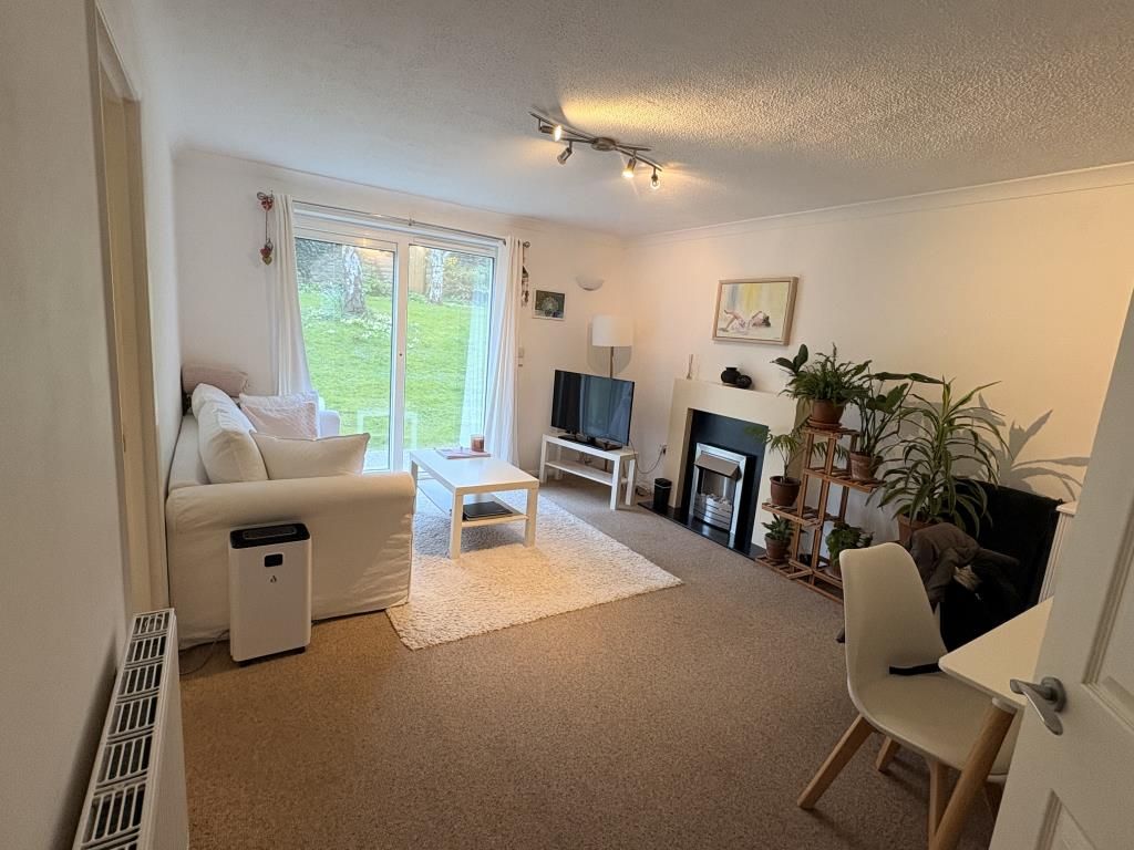 Property photo 3 of 9 Living Room