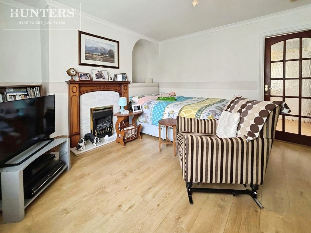 Property photo 2 of 11 Pbox-Img.Jpg