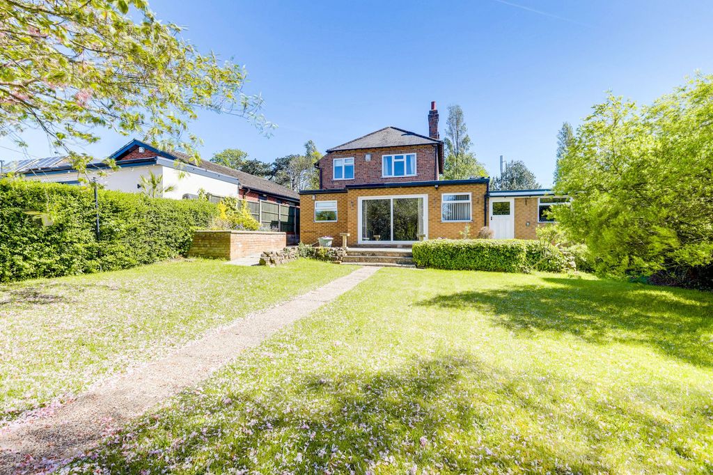 Property photo 2 of 28