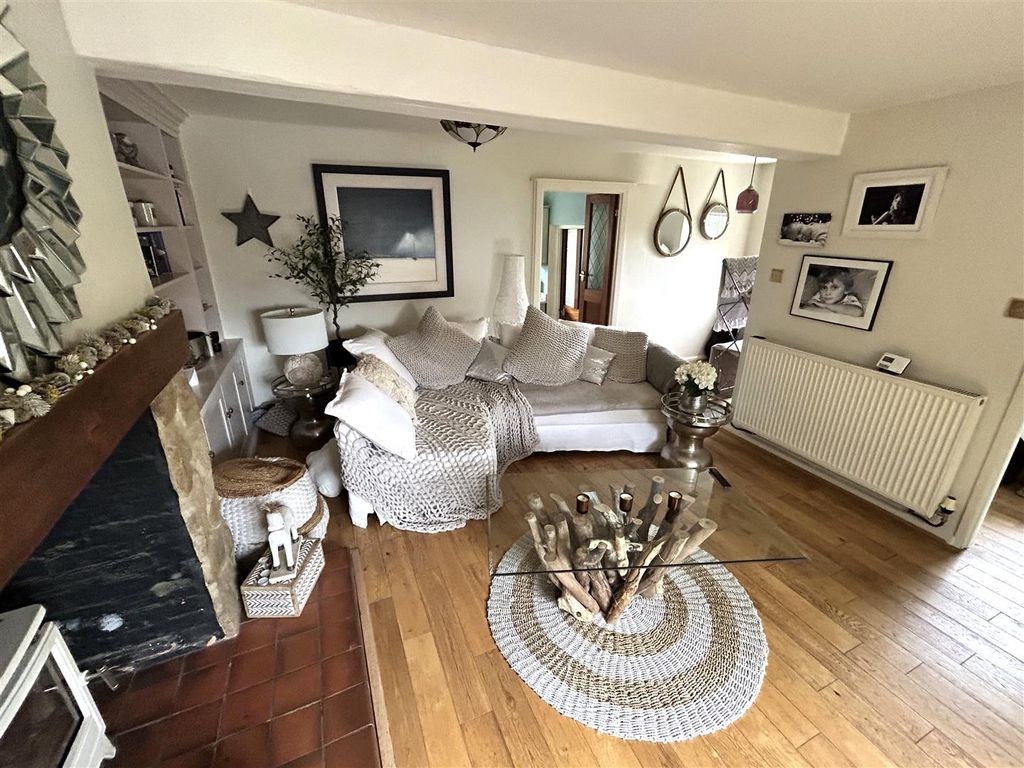 Property photo 3 of 12 Living Room