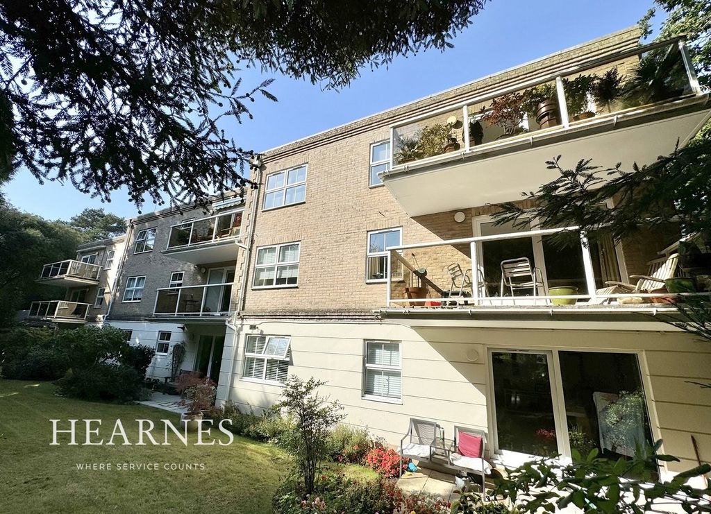 Property photo 1 of 32
