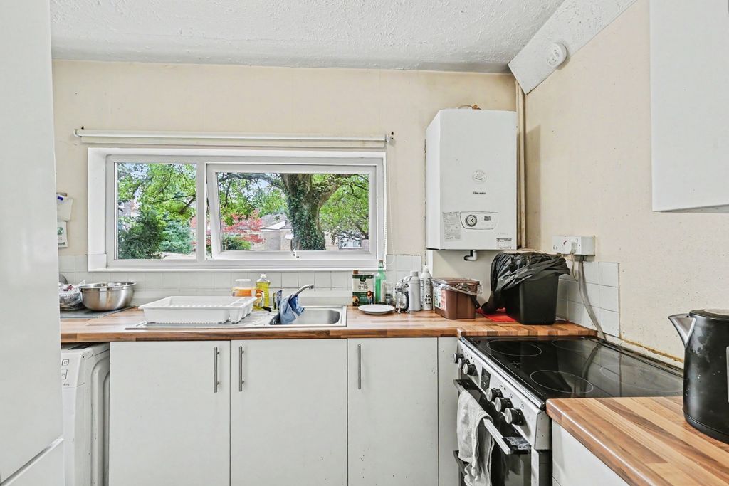 Property photo 3 of 12 Pbox-Img.Jpg