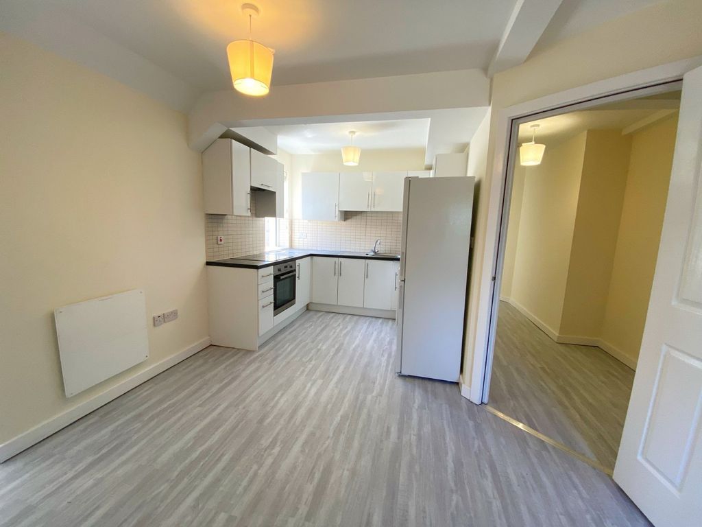 Property photo 2 of 6 Kitchen