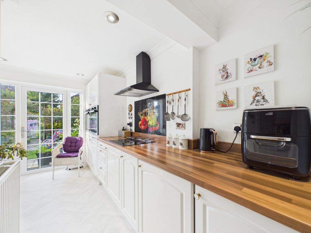 Property photo 2 of 18 4998725