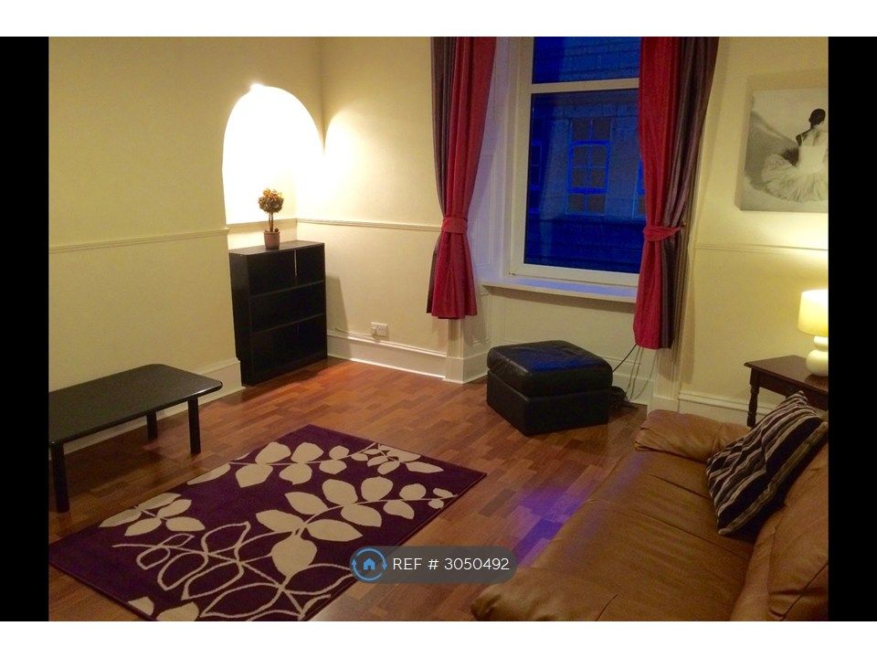 Property photo 1 of 4 Living Room