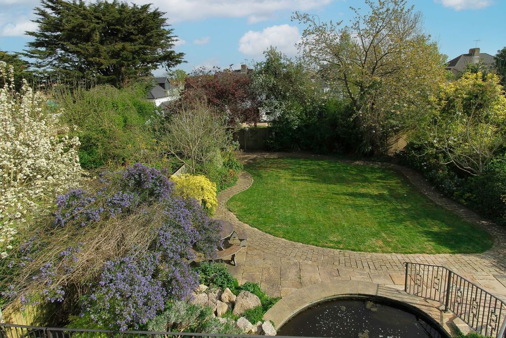 Additional image 23 of 7 bed detached house for salePenshurst Gardens, Edgware HA8